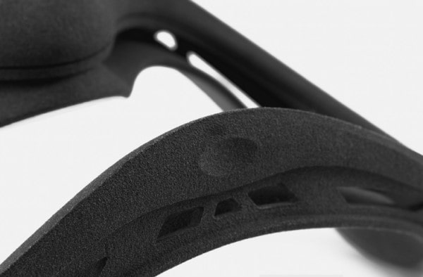 Sản phẩm có chất liệu xốp và có tính đàn hồi khi in 3D SLS 