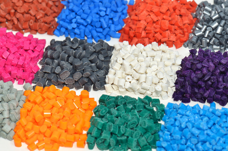 To choose the right 3D printer for ABS plastic, pay attention to temperature control, stability, print size, and after-sales service