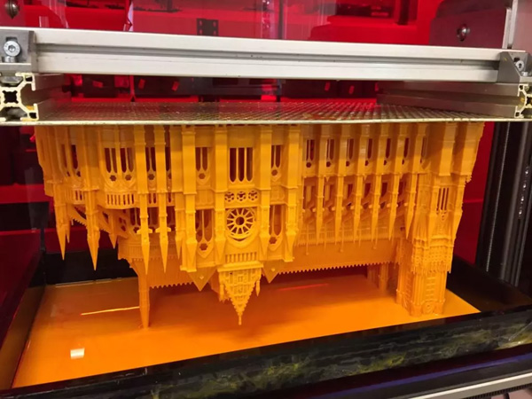 Resin plastic produces finished products with high complexity